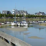 D'hotes Les 4 Vents Bed and breakfast 3*