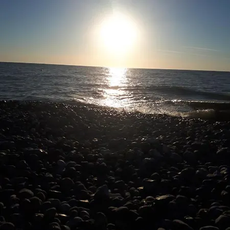 D'hotes Les 4 Vents Bed & Breakfast Yzengremer