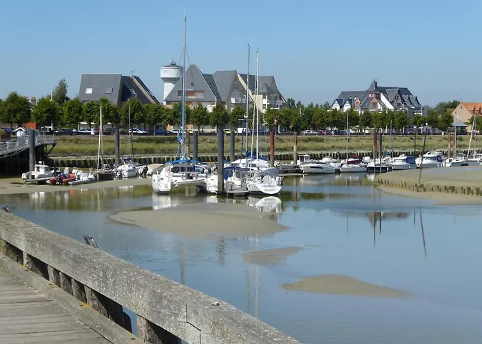 D'hotes Les 4 Vents Bed & Breakfast 3*